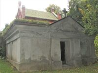 Privat gravkammer for familien Butenschøn Andresen ved Asker kirkegård. Foto: Stig Rune Pedersen