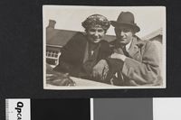 169. Astri Eyde og ukjent mann - no-nb digifoto 20160429 00313 bldsa EYDE 5 17A 085.jpg