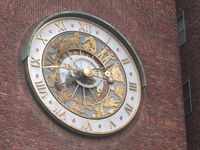Det astronomiske ur ved Oslo rådhus er 5 meter i diameter. Foto: Stig Rune Pedersen