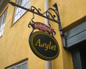Asylet pub Grønland Oslo.jpg