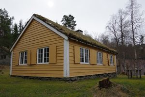 Austrheim skulehus (Nordfjord Folkemuseum) (3).JPG
