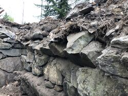 Rester av den opprinnelige buekonstruksjonen.