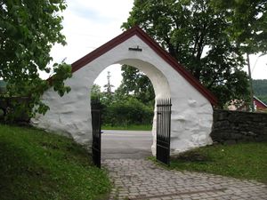 Bærum, Haslum kirke portal Kirkeveien 02.JPG