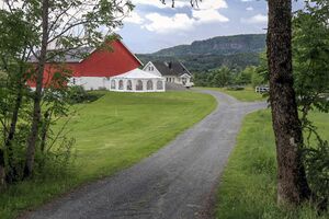 Bærum Gamle Rykkinnvei 230704.jpg