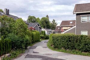 Bærum Leirfivelveien 230704.jpg