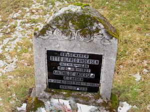 Bøssemaker Otto Alfred Andersen gravminne Balke.jpg