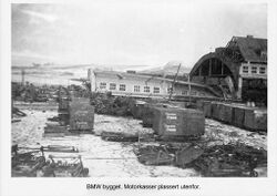 BMWs vestende fikk store skader.