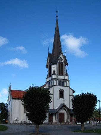 Bamble kirke vest.jpg