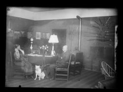 Barbra Ring i sitt hjem. Foto: Narve Skarpmoen.