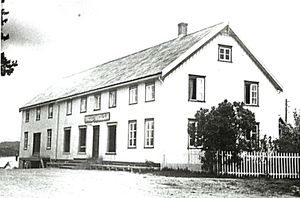 Bartnes Handelslag - før brannen.jpg