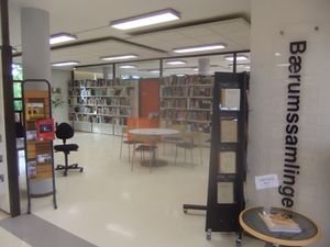 Bekkestua bibliotek før ombyggingen 2015c.JPG