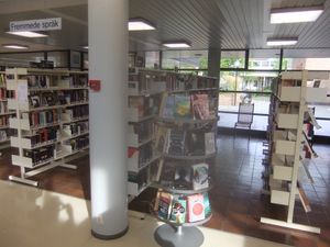 Bekkestua bibliotek før ombyggingen 2015d.JPG