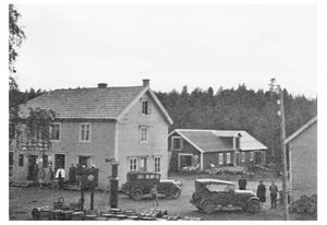 Bensinpumpe på Bardu ca 1930.JPG