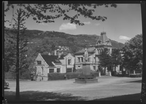 Bergen, Handelshøyskolen - no-nb digifoto 20151008 00108 NB MIT FNR 07956.jpg