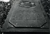 Liggende jernplate ved Bergen domkirke, omkr. 1841. Foto: Domenico Erdmann