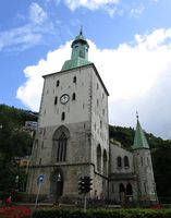 454. Bergen domkirke juli 2015.jpg