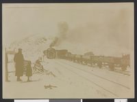Tog med snøfreser ved Haugastøl, 1907. Ukjent fotograf, Nasjonalbiblioteket.