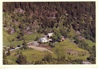 Bergland 1967. Hovudbygningen framme til venstre