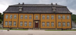 Bergseminaret restaurert.JPG