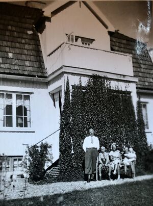 Bernt og Borghild Hagen fam.JPEG