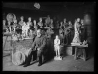 Jacobsen i sitt atelier. Foto: Narve Skarpmoen