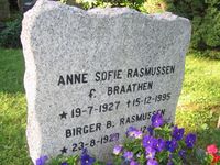 Birger B. Rasmussens gravminne på Ullern kirkegård i Oslo. Foto: Stig Rune Pedersen