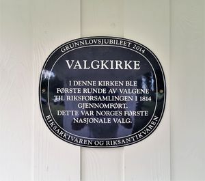 Biri valgkirke 2014.jpg