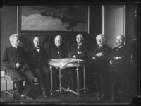 84. Bispemøte - no-nb digifoto 20160118 00037 NB NS 000307Q.jpg