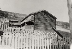 Bjølstad, Oppland - Riksantikvaren-T125 01 0570.jpg