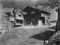 26. Bjørnstad , Oppland - Riksantikvaren-T125 01 0182.jpg