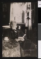 75. Bjørnstjerne Bjørnson i stua på Aulestad, 1902 - no-nb digifoto 20160128 00001 bldsa BB0336.jpg