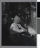 78. Bjørnstjerne Bjørnson på verandaen til Aulestad, 1901 - no-nb digifoto 20160616 00013 bldsa BB0717.jpg