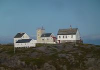 Bjørnsund fyrstasjon fra Nordre Bjørnsund.