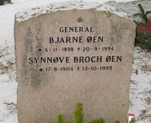 Bjarne Øen gravminne.jpg