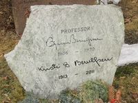 Filolog, professor Bjarne Berulfsens gravminne på Vestre Aker kirkegård. Foto: Stig Rune Pedersen