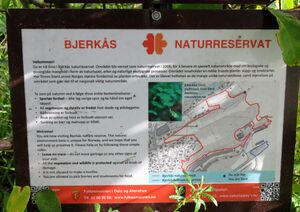 Bjerkås naturreservat Asker skilt.JPG