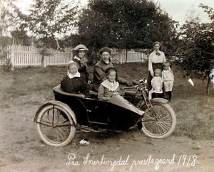 Bjerkeseth Snertingdal 1918.jpg