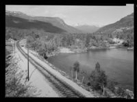 Utsyn vestover nedanfor Bjorli mot Dønttinden i Romsdalen.