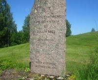 Minnesmerke over eidsvollsmenene Røed og Nysom utenfor Botne kirke, reist 1935 Foto: Stig Rune Pedersen