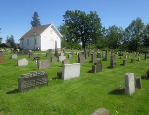 Botne kirkegård Vestfold 2013.jpg