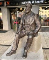 Minnesmerke over Brambani utenfor Brambanigården i Sandvika, utført av Ellen Jacobsen (2017). Foto: Stig Rune Pedersen (2021)