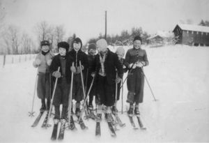 Brekke skole 1943 (oeb-250011).jpg