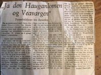 I eit avisutklypp er eit brev frå Orabel Thortvedt i USA til Bendik Taraldlien om bygdebøkene hans omsatt til norsk.