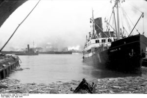 Bundesarchiv Bild 101I-117-0353-29, Norwegen, Bergen, Motorschiff 'Rogaland'.jpg
