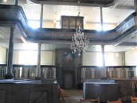 Kirkens østlige transept med losjer og ett av de to galleriene. Foto: Siri Johannessen (2006).