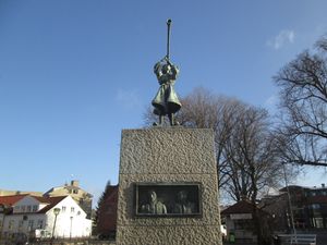 Busterudparken Halden monument av Dyre Vaa.jpg