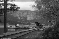 Byglandsfjord brygge med DS «Dølen». Karsten Larsen/NJM-Stiftelsen Setesdalsbanen
