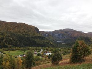 Bykle, mot Bykil og Lambeto frå Jarevegen.JPG