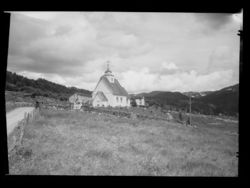 Bykle kyrkje i 1947/1948. Foto: Ukjend / Nasjonalbiblioteket