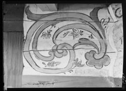 Detalj av rosemålinga. Foto: Ukjend / Nasjonalbiblioteket